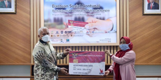 Sekda Aceh Luncurkan Secara Resmi Penyaluran Bansos PKH dan Sembako Melalui BSI