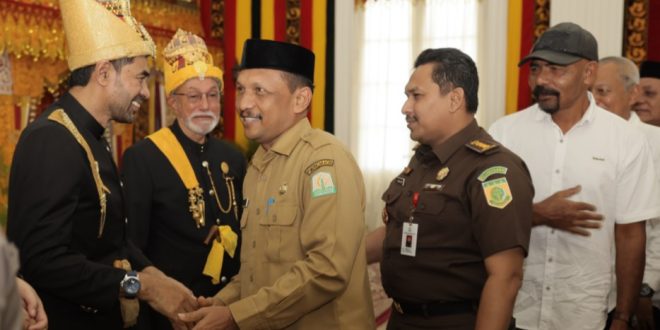 Asisten I Hadiri Pelantikan Mantan Wakil Gubernur sebagai Waliyul ‘Ahdi di Lembaga Wali Nanggroe