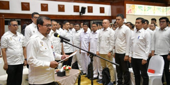 Pj Sekda Aceh Kukuhkan Tim Kesehatan dan SDM untuk Sukseskan PON XXI